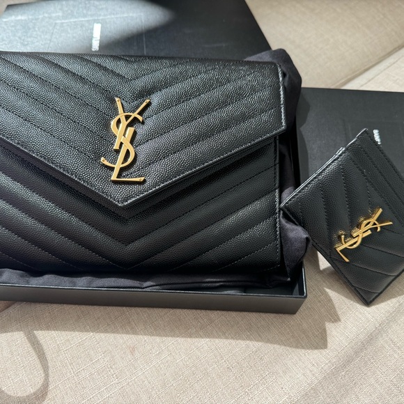 ❌SOLD❌ YSL Cassandre Pouch Clutch - Picture 1 of 9